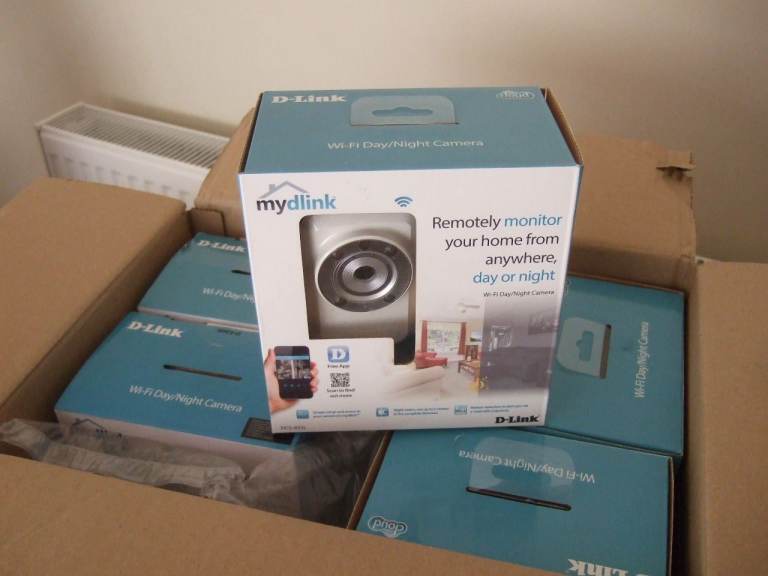 D-Link Wi-Fi Day/Night Indoor Security Camera (DCS-932L)