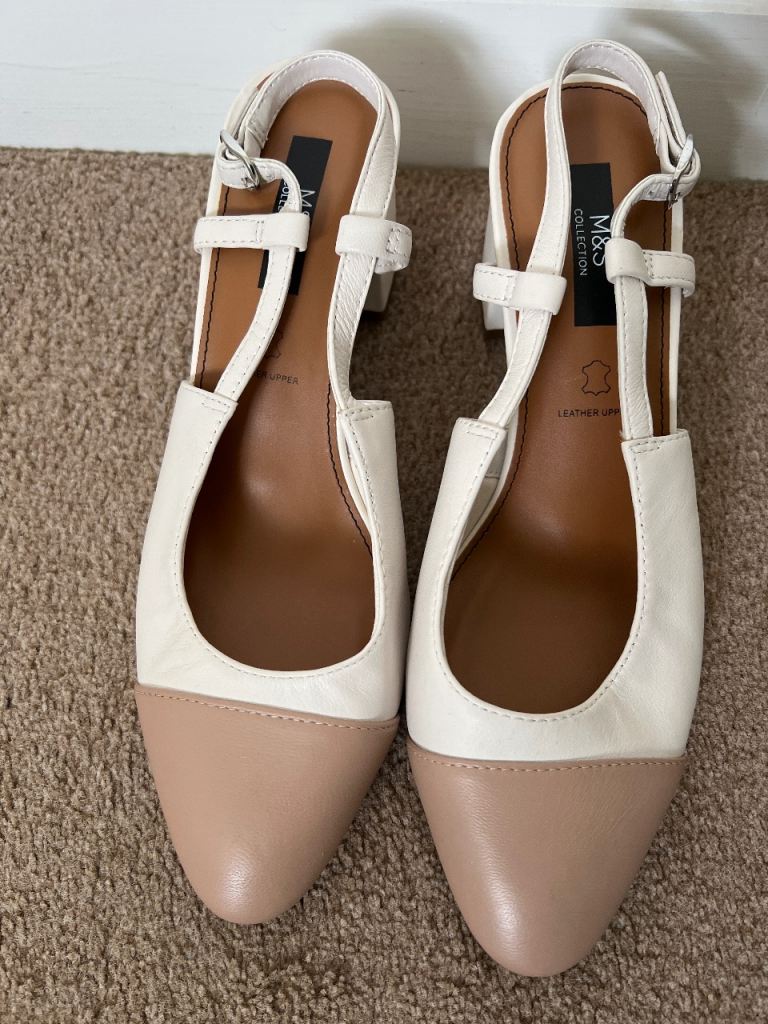 Beautiful new women leather shoes