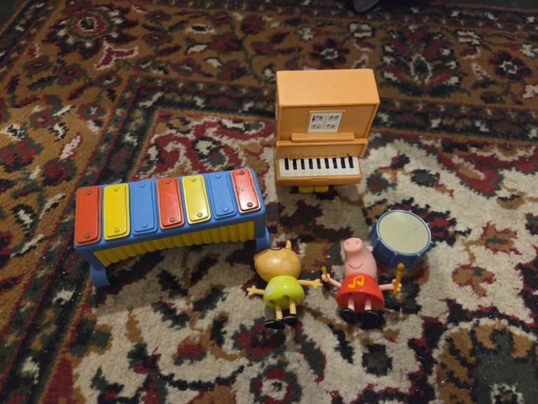 Peppa Pig Musical Toys & Figures Bundle – Good Condition