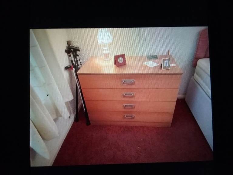 5 sets of chests of 3 and 4 drawer units