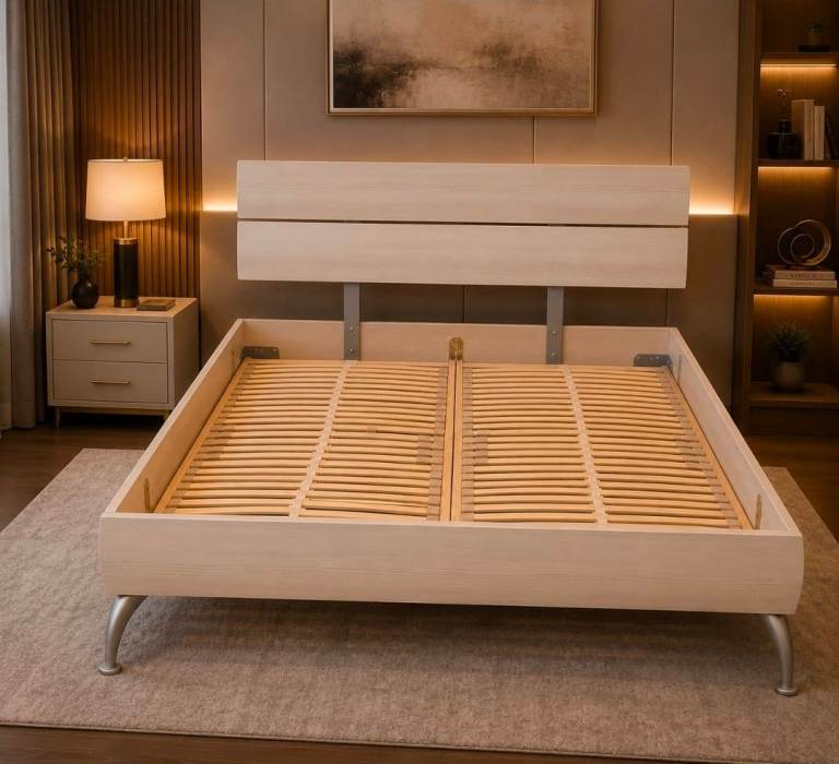 DOUBLE STRONG BED
