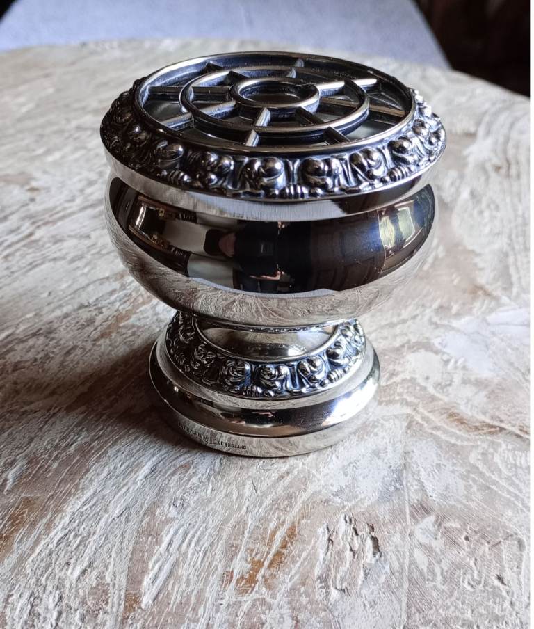 Ianthe Rose / Posy bowl Silver plated.