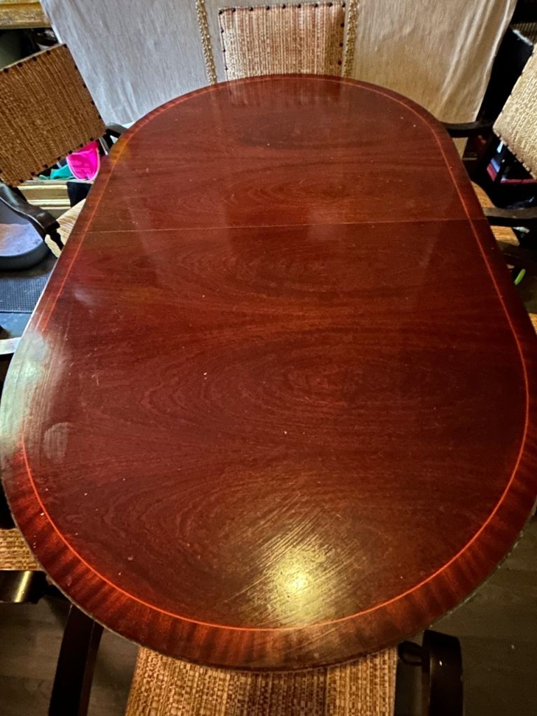 Mahogany Extendable Dining Table – Good Condition