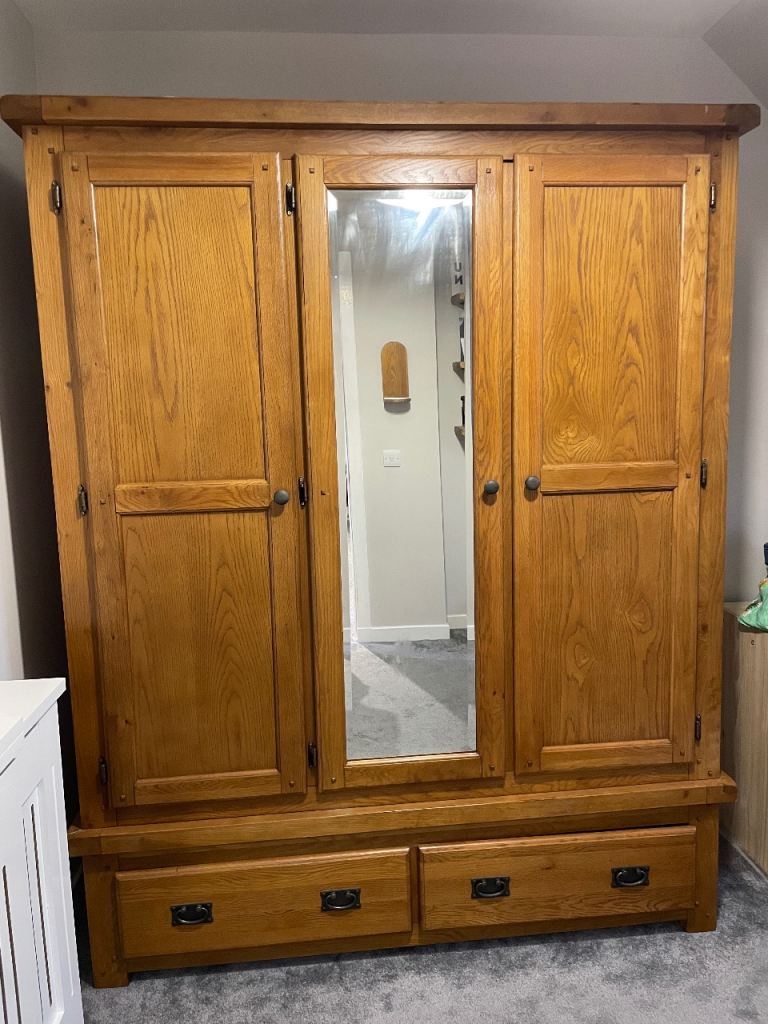 Solid Oak Triple Wardrobe 