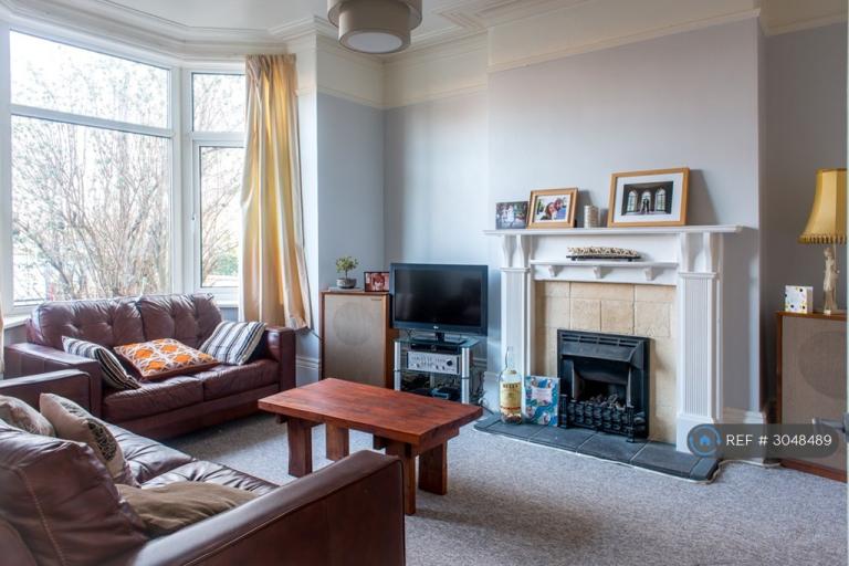 3 bedroom house in Moorfield Road, Manchester, M6 (3 bed) (#3048489)