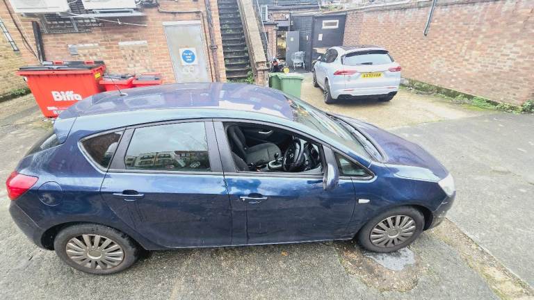 Vauxhall, ASTRA, Hatchback, 2010, Manual, 1598 (cc), 5 doors