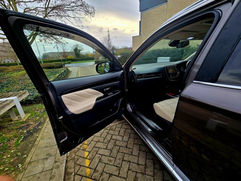 2018 Mitsubishi Outlander 2.0 PLUG-IN HYBRID 1YEAR MOT HPI CLEAR NEWLY SERVICED 3 MONTHS WARRANTY...