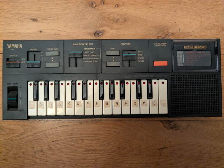 Yamaha Portasound TYU-40 Vintage Electronic Keyboard