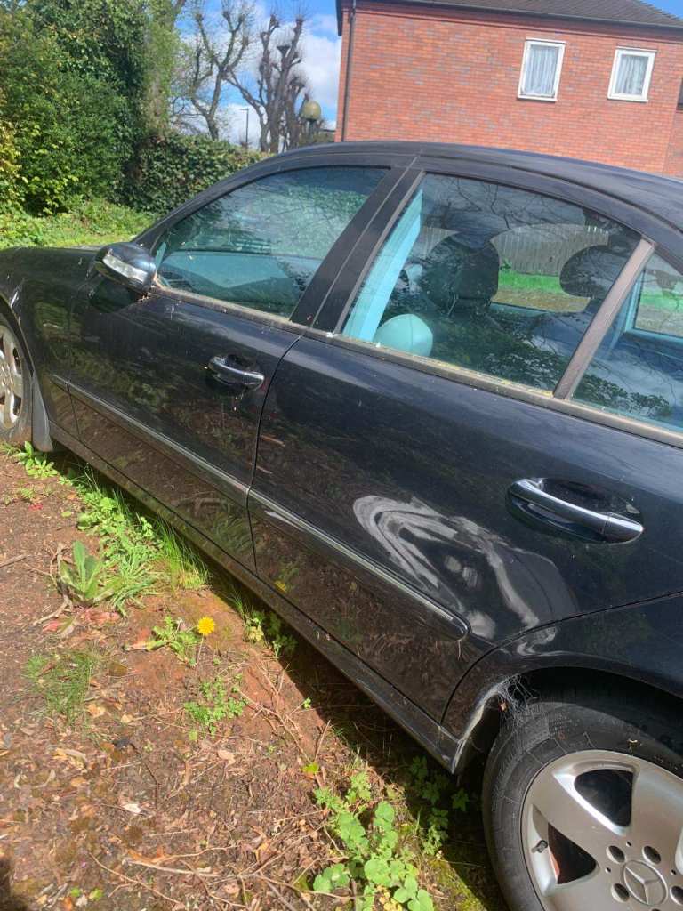 RARE GENUINE E220CDI AVANTGARDE WILL COME WITH 12 MONTHS MOT LOW MILAGE 6CD CHANGER