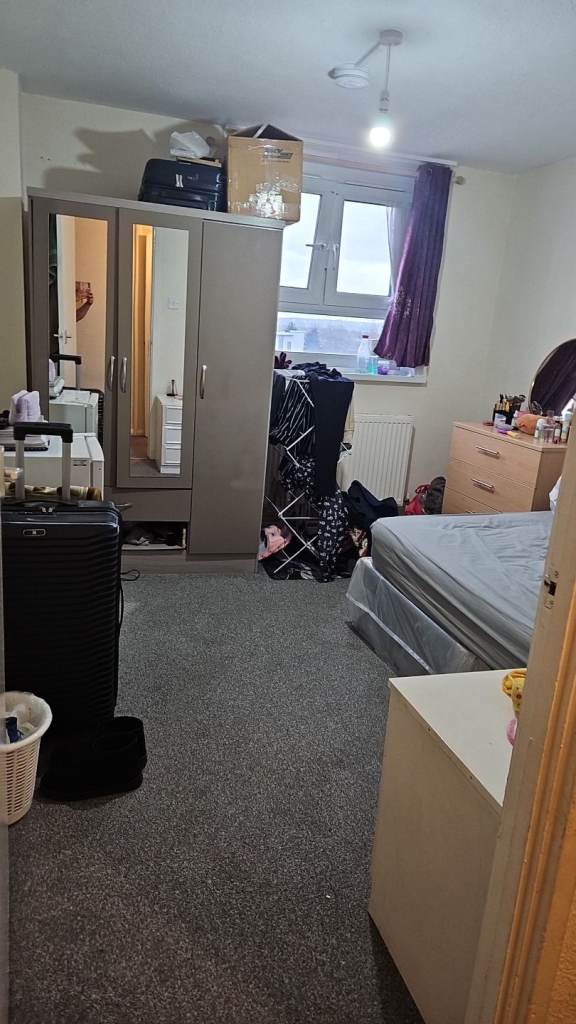 Large private room for 1 person