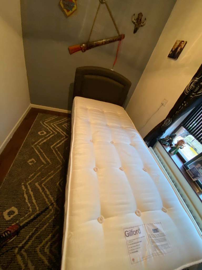 Single craftmatic electric adjustment single bed with single mattress only £199was 