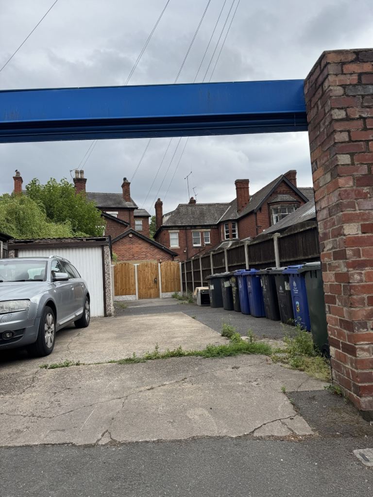 Garage for Rent DN1