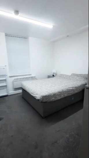 Spacious & Cosy Ensuite Room for Rent in - L13 8AT