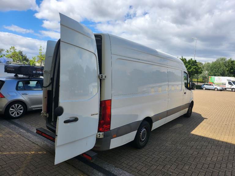 MAN WITH VAN AVAILABLE ANYTIME BRISTOL AREAS 