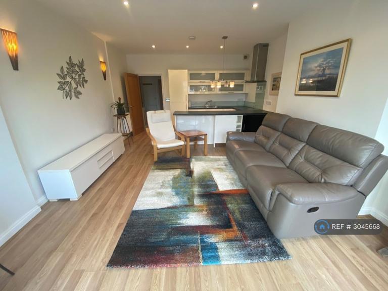 1 bedroom flat in Victory Court, Bournemouth, BH5 (1 bed) (#3045668)