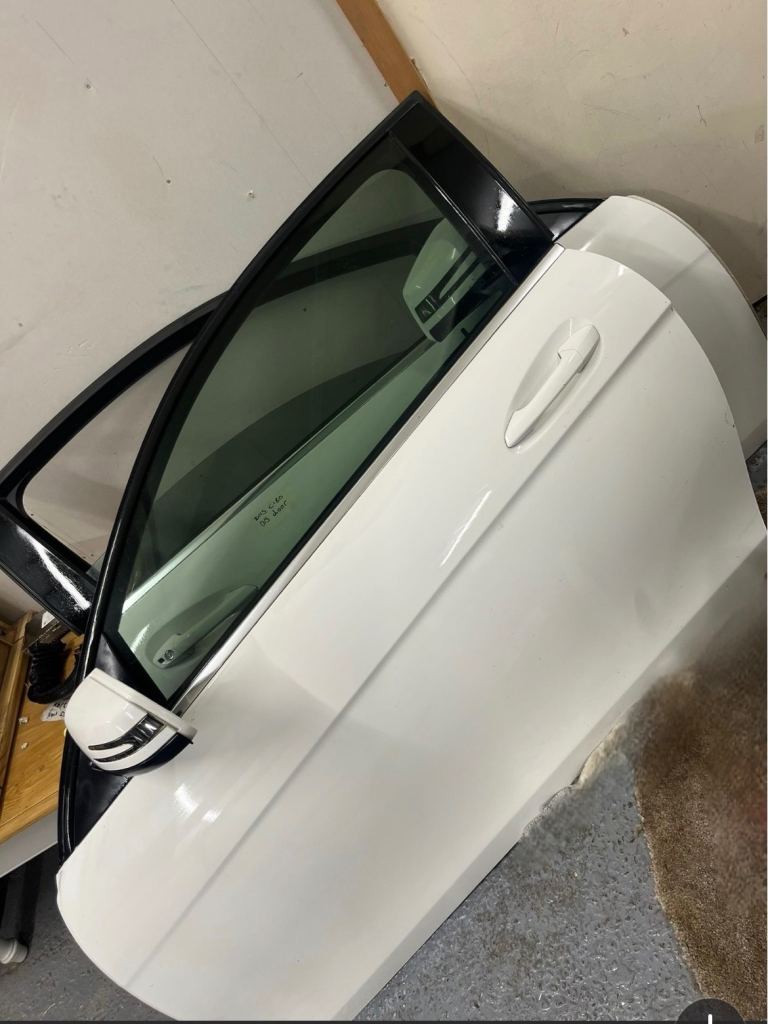 Mercedes Benz Passenger Door White Removed from Mercedes C180 2015 for sale