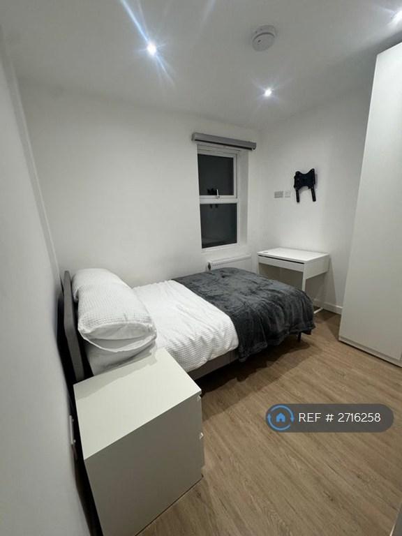 1 bedroom in Rosebery Road, Gillingham, ME7 (#2716258)