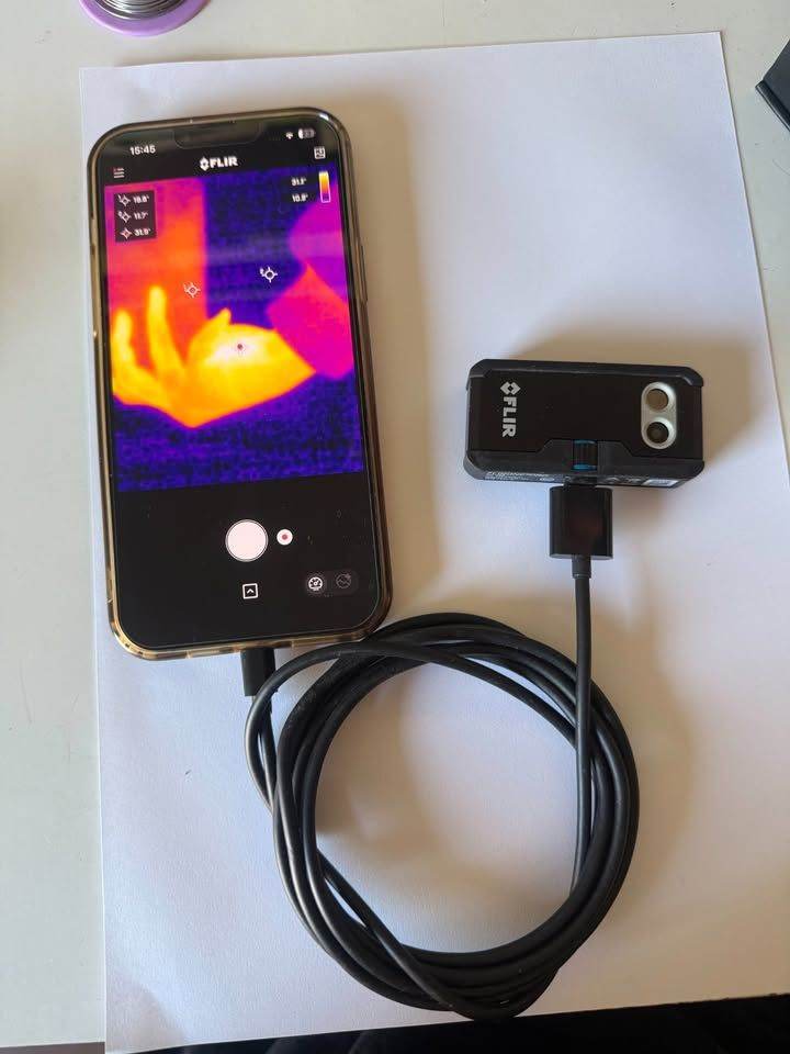 Flir ONE PRO IOS iPhone Thermal Vision Camera + NEW BATTERY + extension cables