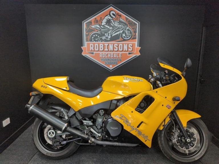 1995 N Triumph Daytona 900 21896 miles.