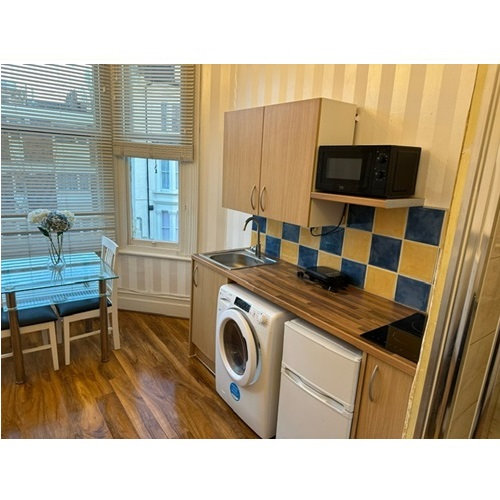 Double Semi-Studio * Matheson Road, West Kensington, W14 8SN * ALL BILLS INC