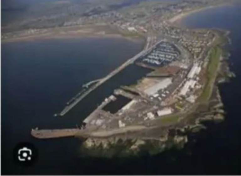 2 bed seafront apartment with own garden