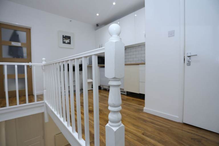 Beautiful Service Office with Wifi and other Amenities