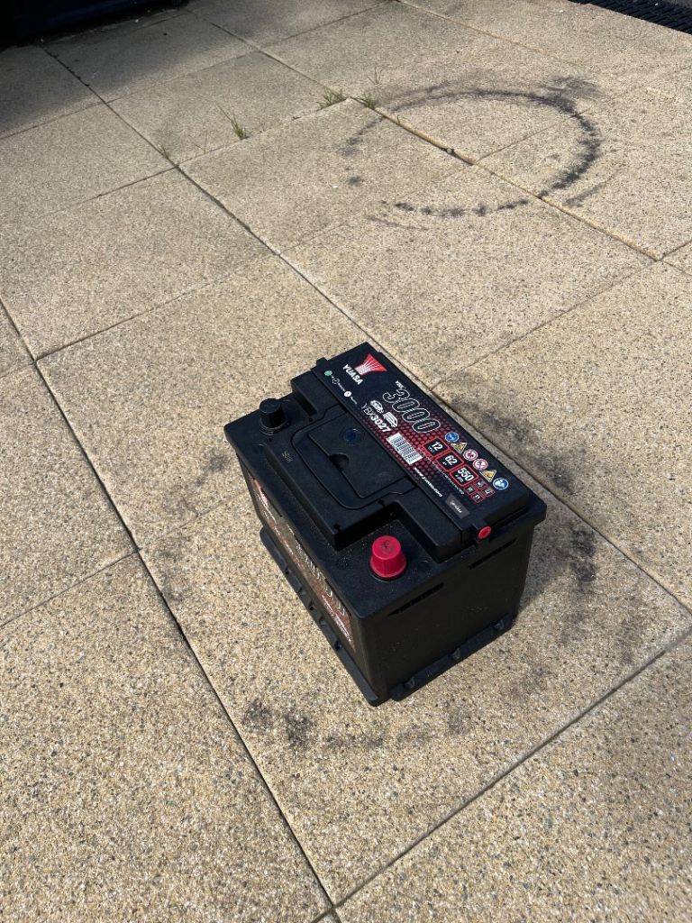 Car Battery Yuasa vbx3000