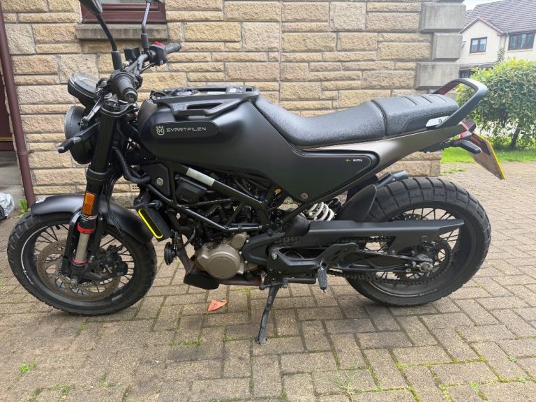 Husqvarna, SVARTPILEN 125 2022, 2023, 125 (cc)
