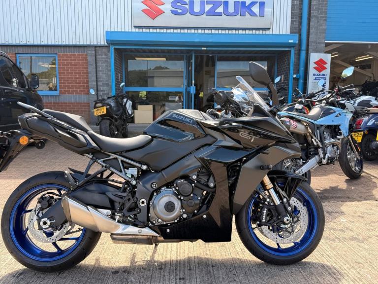 2025 Suzuki GSXS 1000 GT