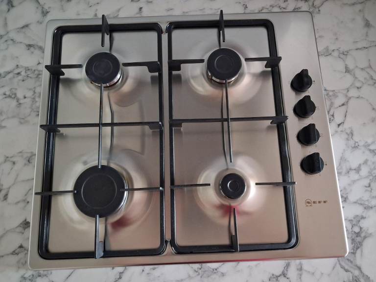 Neff 4-Burner Gas Hob – Stainless Steel, Good Condition