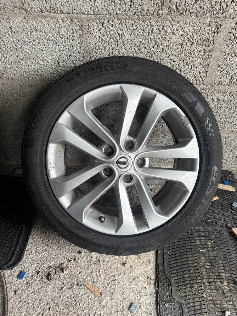 Nissan Qashqai 17” Alloy Wheel 5x114.3 Bolt Pattern, 66.1mm Centre Bore