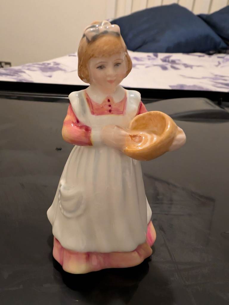 Royal Doulton Mother's Helper HN 3650