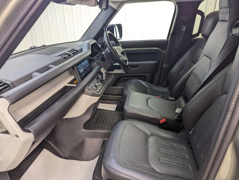 2021 Land Rover Defender 2.0 Defender SE Auto 4WD 5dr SUV Petrol Automatic