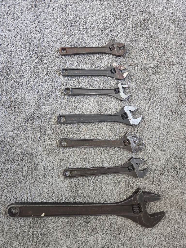 Set of 7 Adjustable Spanners / Wrenches – Various Sizes