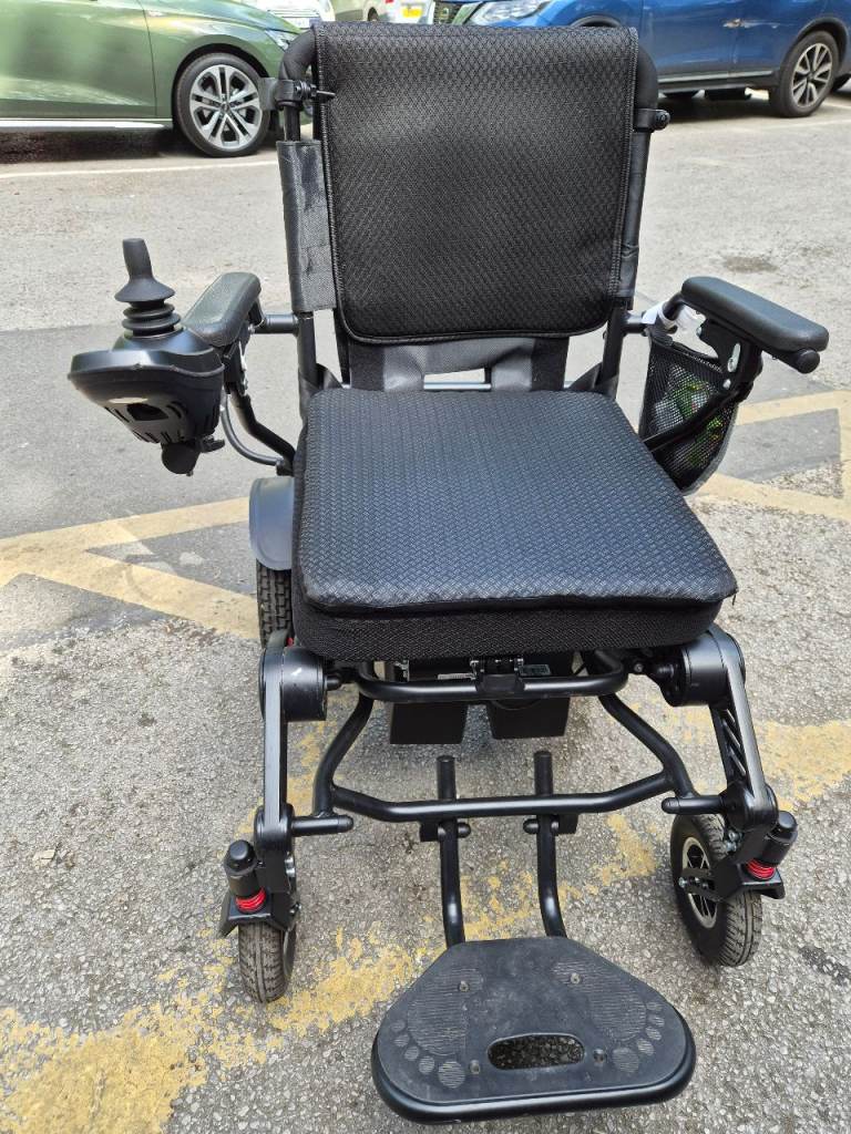 Auto fold electric wheelchair 