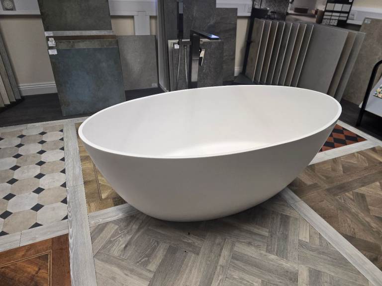 Ex-display free standing bath with bath/shower mixer