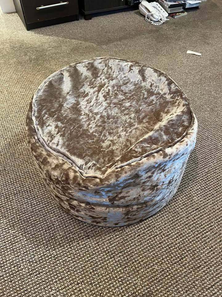  Dunelm Crushed Velvet Round Pouffe / Footstool – Champagne