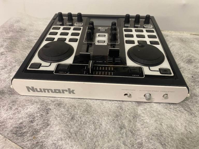 Numark NUVJ controller