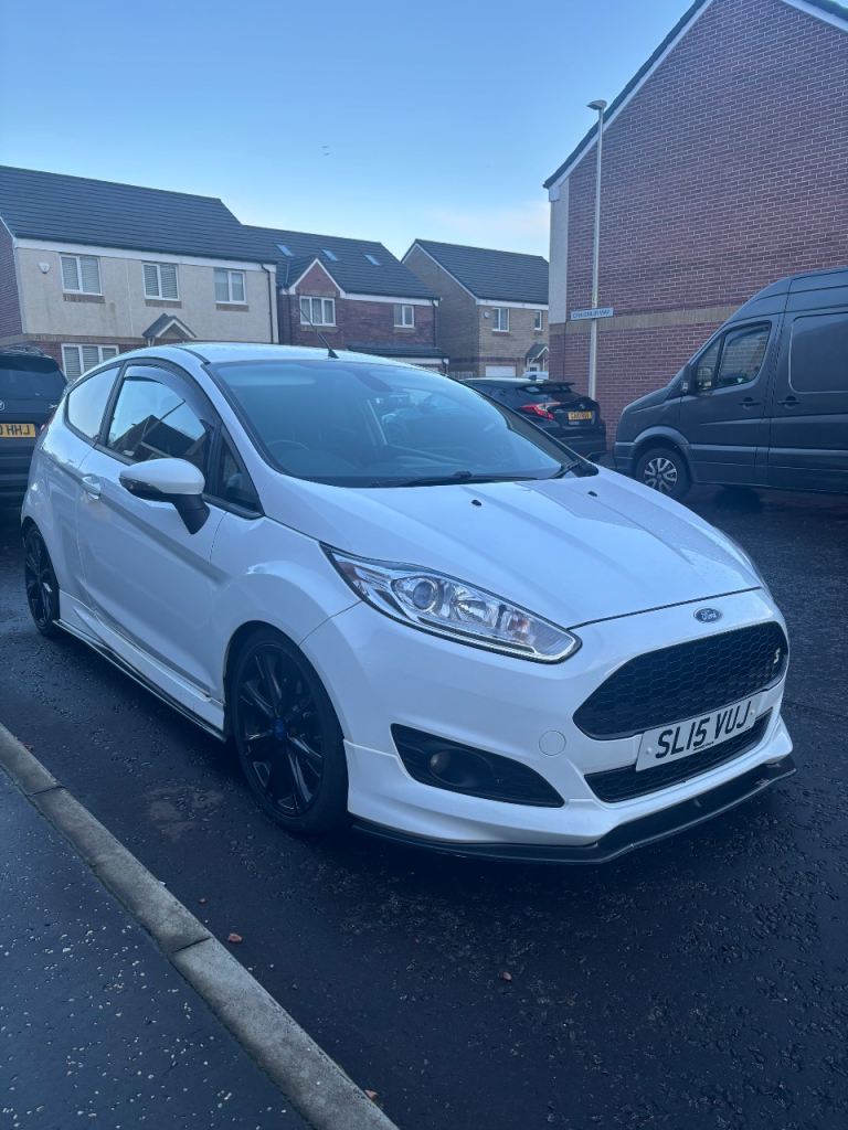 Ford, FIESTA, Hatchback, 2015, Manual, 998 (cc), 3 doors