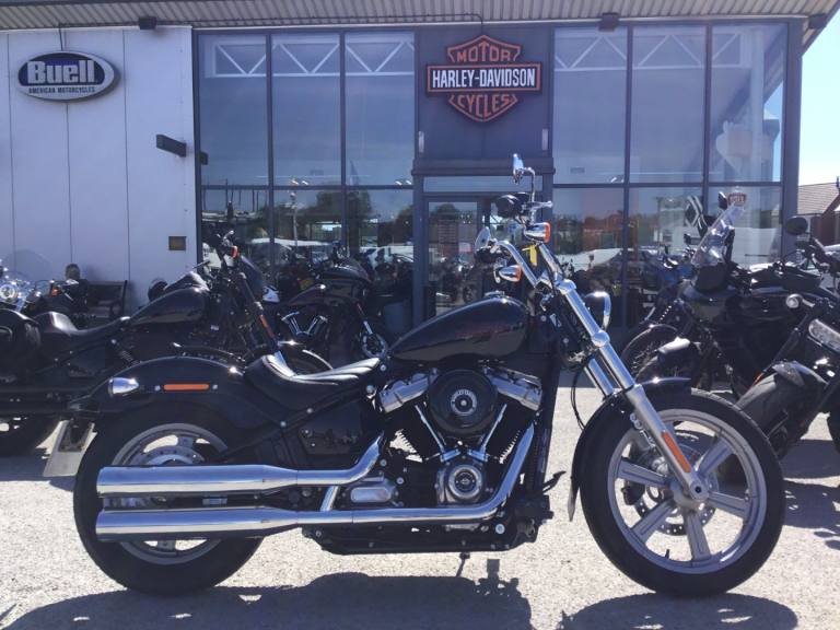 2023 Harley-Davidson SOFTAIL FXST STANDARD FXST Vivid Black (23MY) Custom PETROL Manual