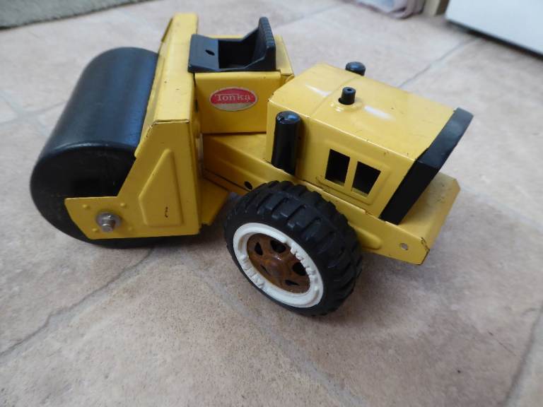TONKA  METAL 'CONSTRUCTION' TOYS