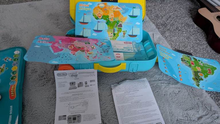 Little Tike interactive Kids Learning suitcase Toy – Multicoloured, Good Condition