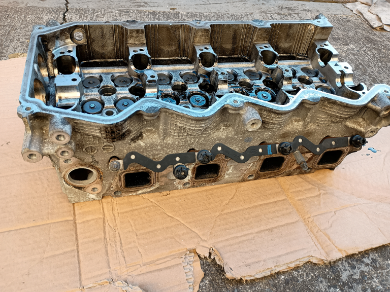 Nissan 2.2 dci Diesel Cylinder Head X Trail Primera Almera Tino