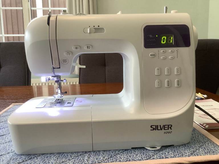 JANOME SILVER 1040 COMPUTERISED SEWING MACHINE