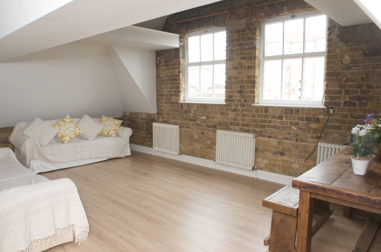 2 Bedroom Flat to rent in Victorian School Conversion, SW8