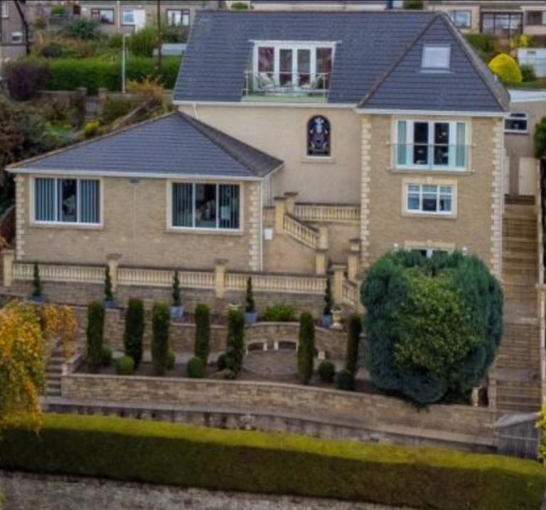 Ensuite room for rent £950 bills inc. 