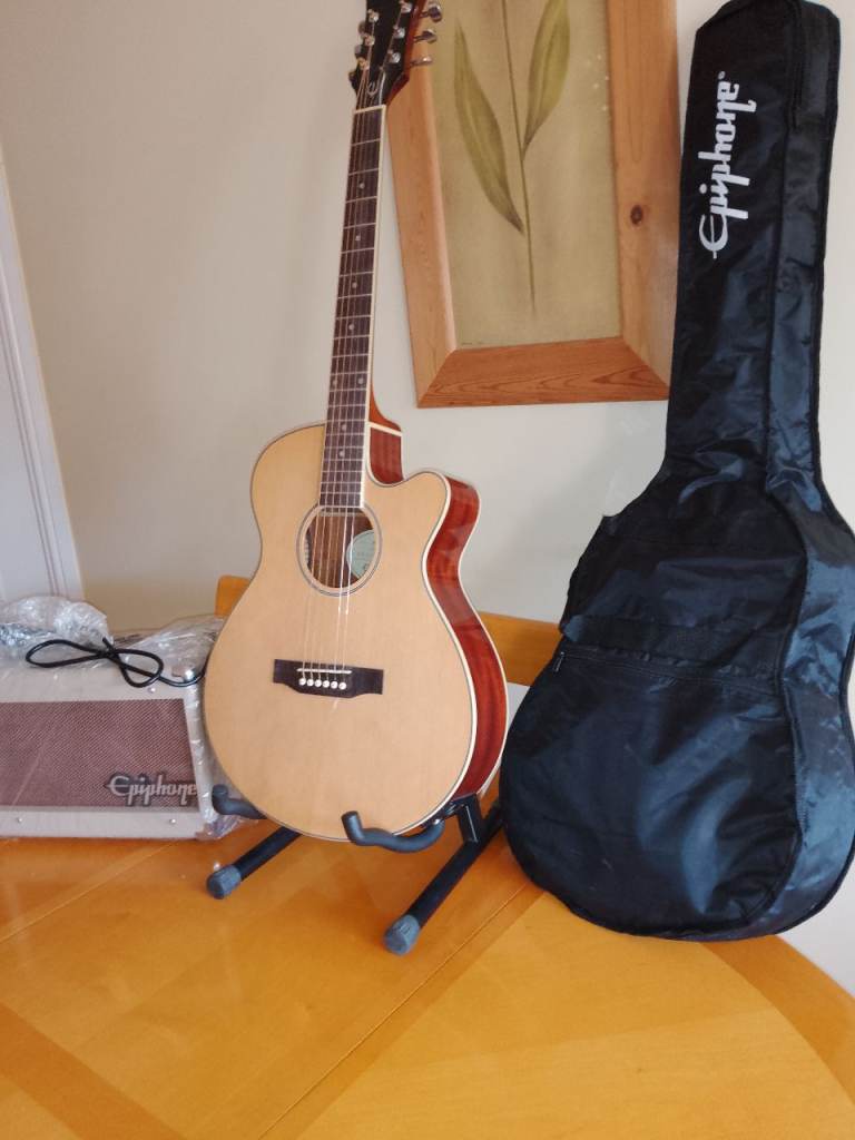 Epiphone Acoustic Guitar with Stand and Soft Case – Good Condition
