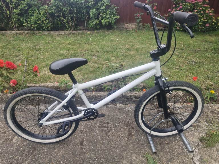 KIDS BOYS CHILDREN WHITE 20 INCH WHEELS BMX BIKE BICYCLE