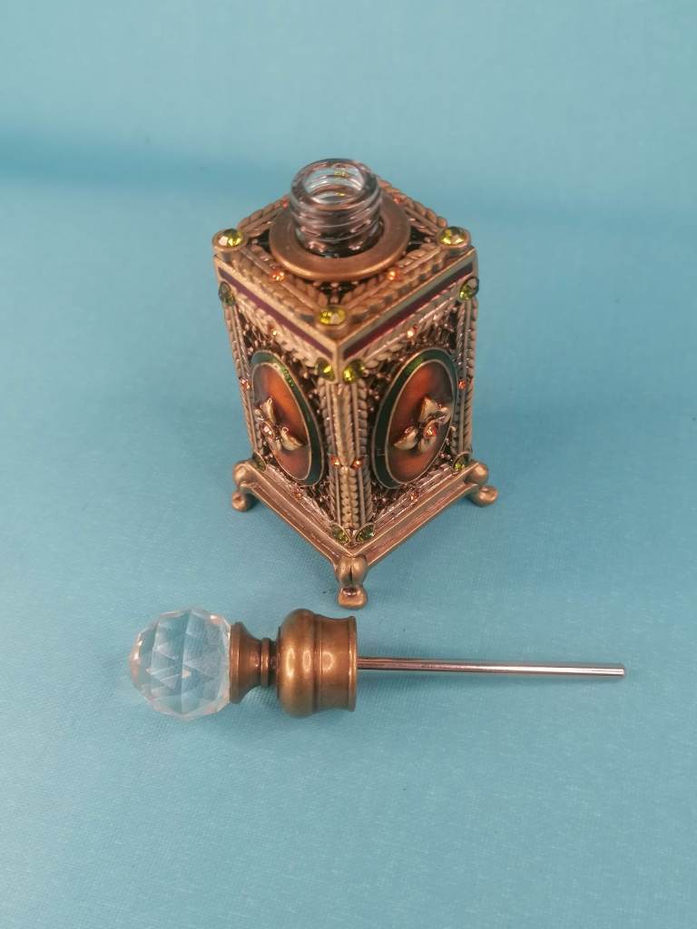 Very nice 4,2-inch Wholesale Fancy Designer Glass Dropper Bottle For Essential Oil.. 
