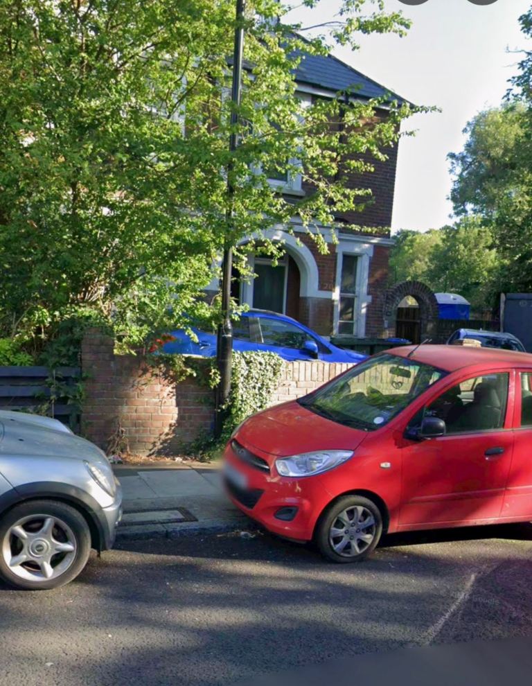 2 Bed 1 and half bath - SE18 